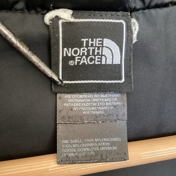 The North Face 550 down Insulated Black Vest - Picture 11 of 14